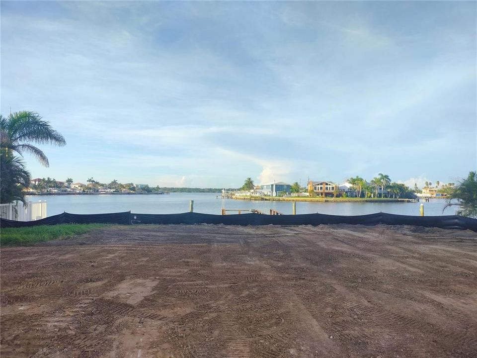 Vendido Recientemente: $950,000 (0.17 acres)