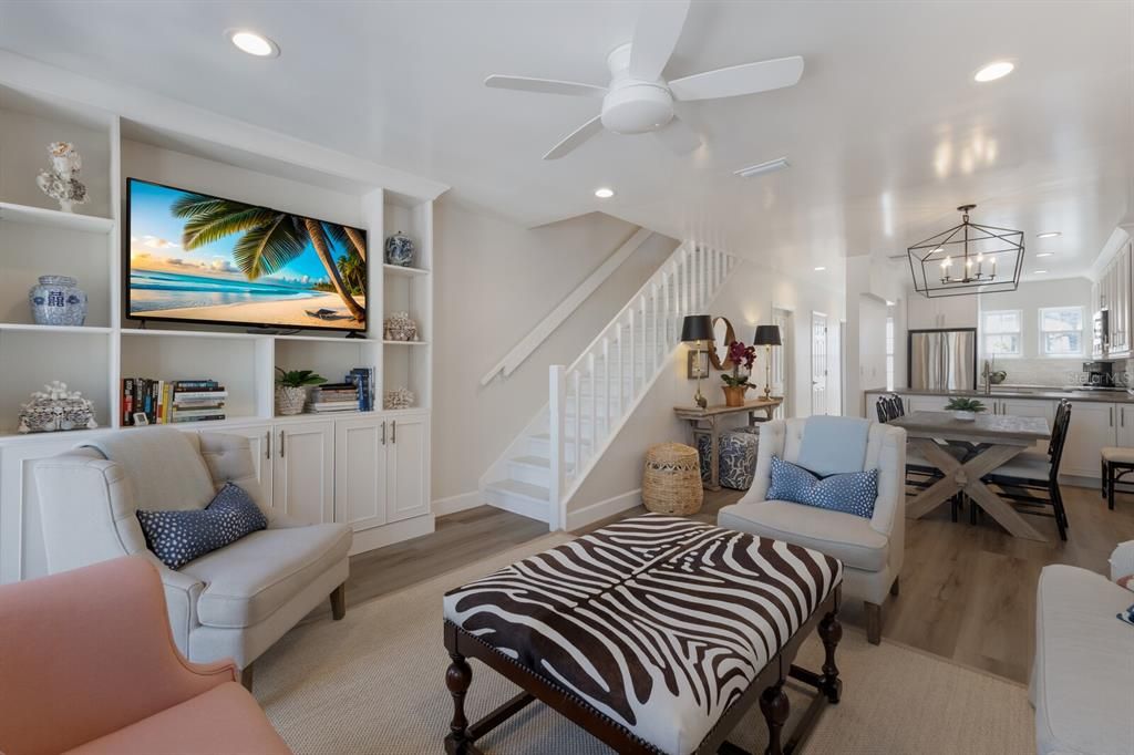 合同活跃: $2,500,000 (2 贝兹, 2 浴室, 1248 平方英尺)