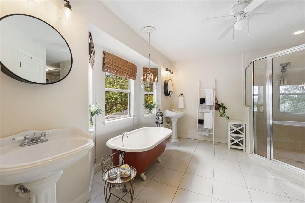 For Sale: $1,280,000 (6 beds, 4 baths, 3465 Square Feet)