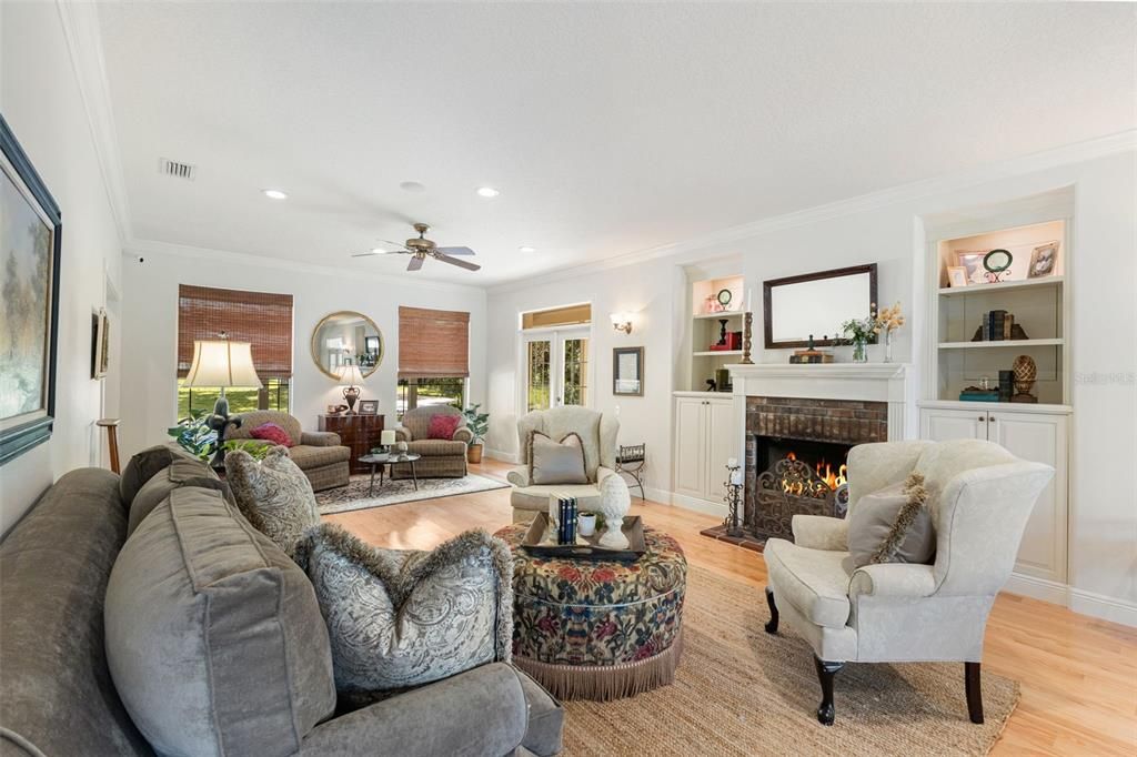 For Sale: $1,280,000 (6 beds, 4 baths, 3465 Square Feet)