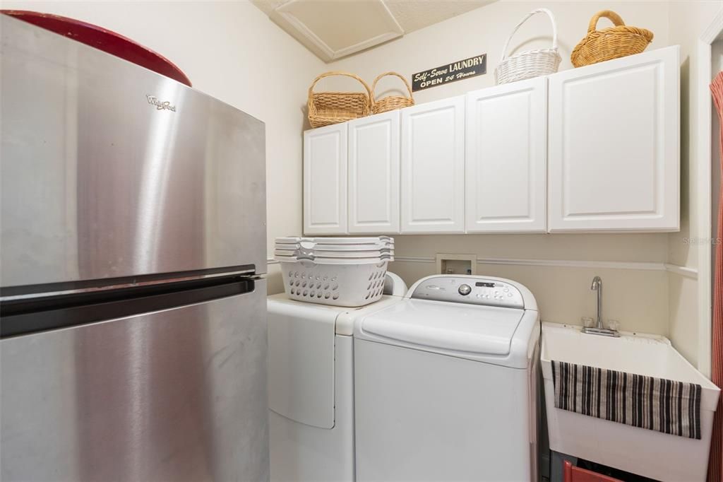 For Sale: $1,280,000 (6 beds, 4 baths, 3465 Square Feet)