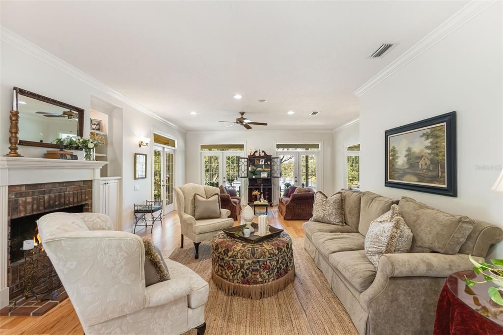 For Sale: $1,280,000 (6 beds, 4 baths, 3465 Square Feet)