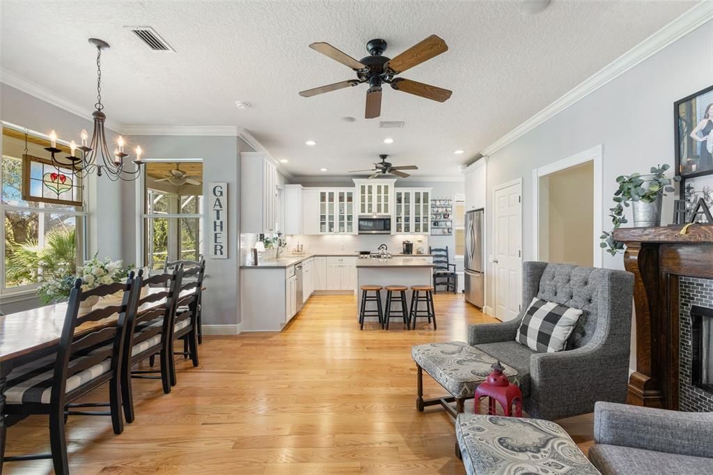 For Sale: $1,280,000 (6 beds, 4 baths, 3465 Square Feet)