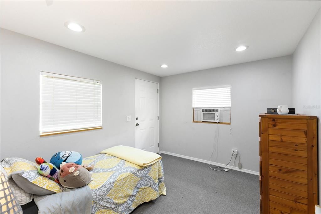 For Sale: $1,280,000 (6 beds, 4 baths, 3465 Square Feet)