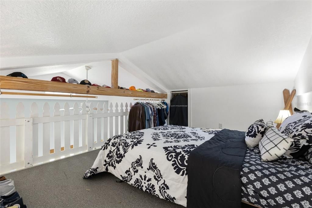 For Sale: $1,280,000 (6 beds, 4 baths, 3465 Square Feet)