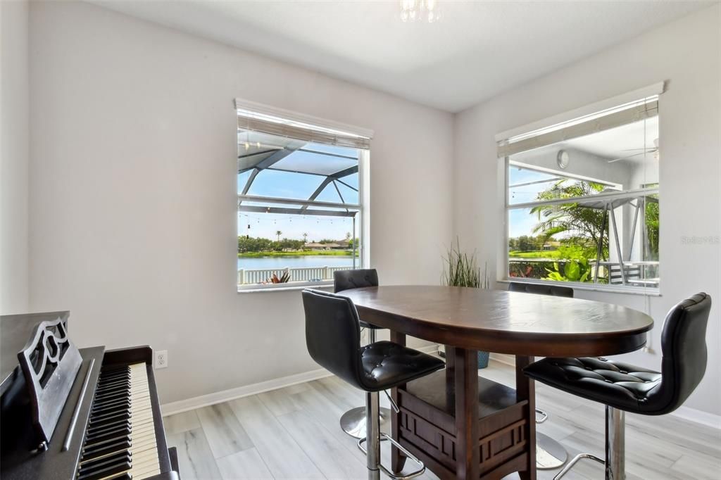 合同活跃: $485,000 (5 贝兹, 2 浴室, 2832 平方英尺)