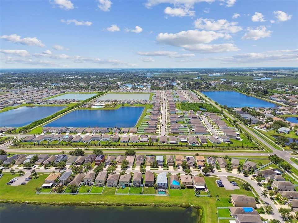 合同活跃: $485,000 (5 贝兹, 2 浴室, 2832 平方英尺)