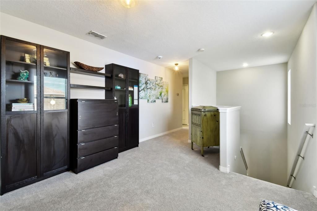 合同活跃: $485,000 (5 贝兹, 2 浴室, 2832 平方英尺)