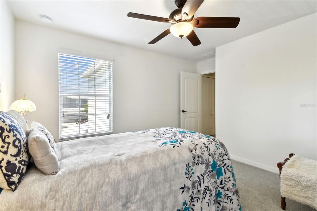 合同活跃: $485,000 (5 贝兹, 2 浴室, 2832 平方英尺)