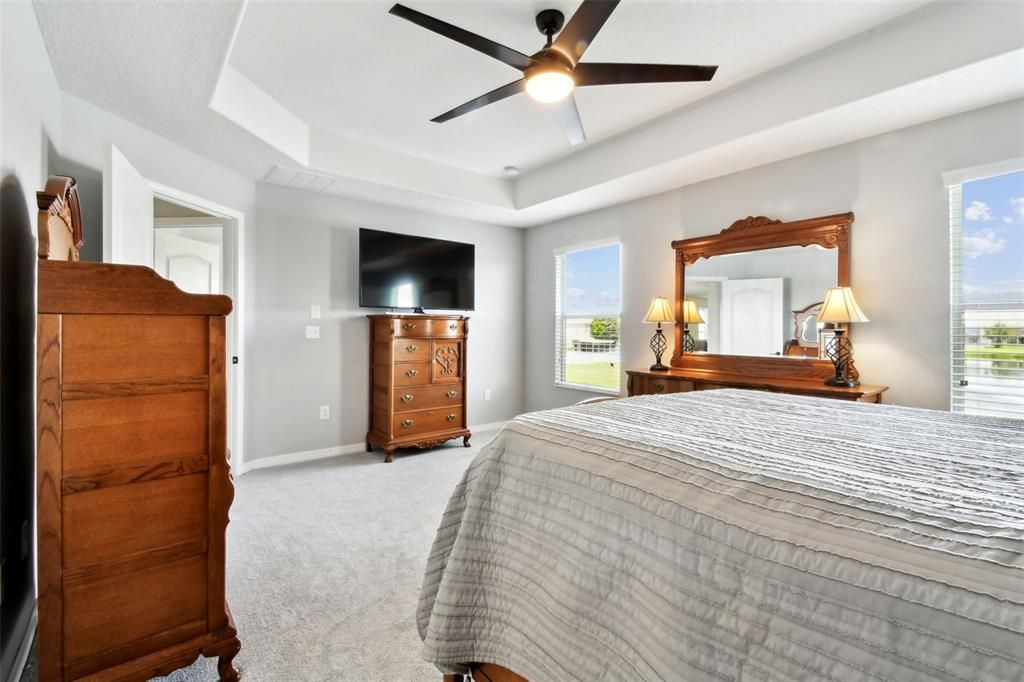 合同活跃: $485,000 (5 贝兹, 2 浴室, 2832 平方英尺)