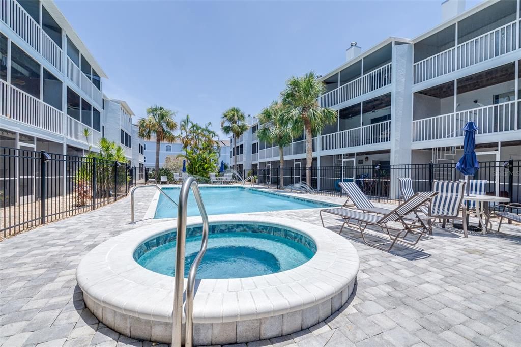 На продажу: $449,900 (2 спален, 2 ванн, 1600 Квадратных фут)