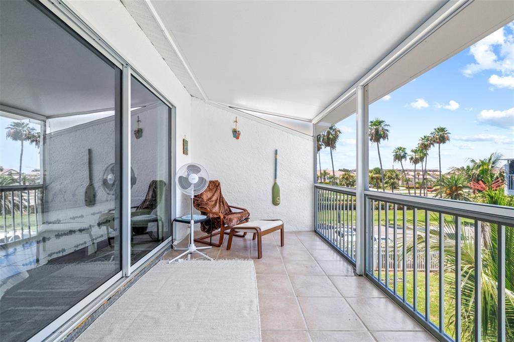 На продажу: $449,900 (2 спален, 2 ванн, 1600 Квадратных фут)