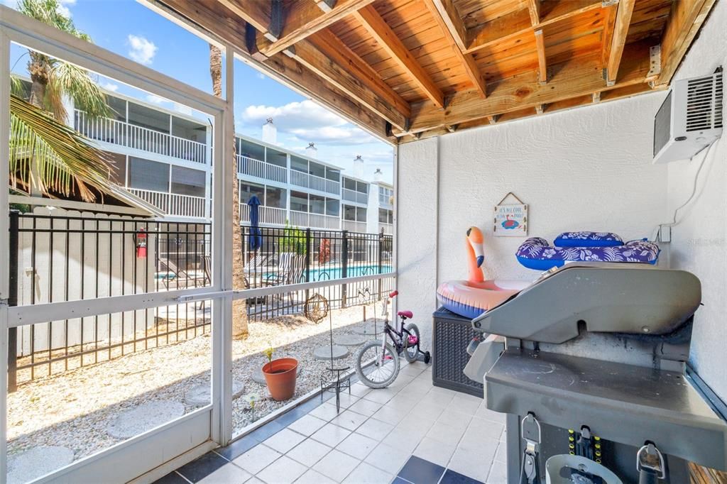 На продажу: $449,900 (2 спален, 2 ванн, 1600 Квадратных фут)