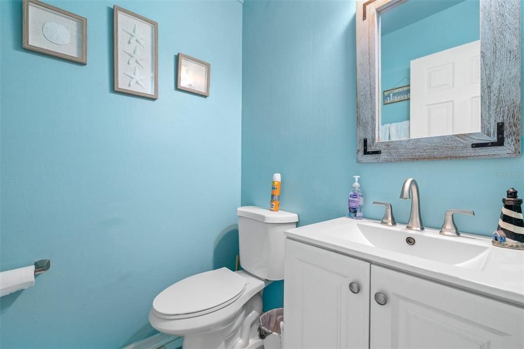 На продажу: $449,900 (2 спален, 2 ванн, 1600 Квадратных фут)