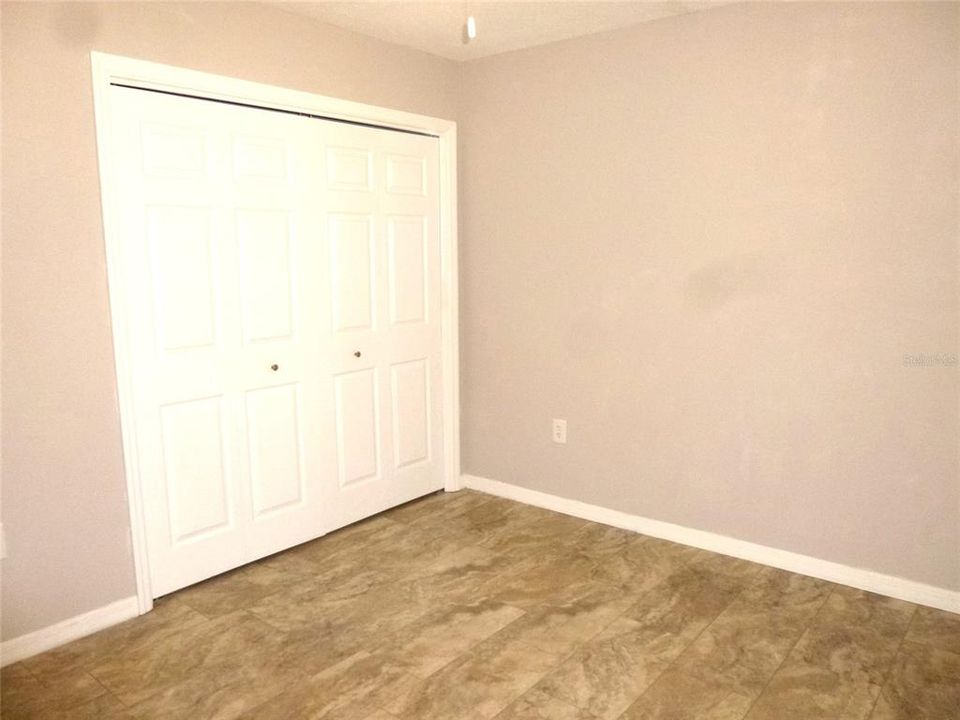 待售: $165,000 (2 贝兹, 2 浴室, 1056 平方英尺)