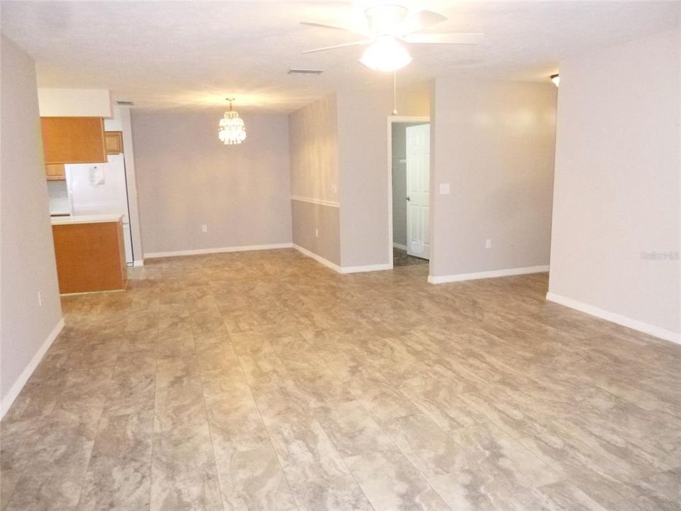 待售: $165,000 (2 贝兹, 2 浴室, 1056 平方英尺)