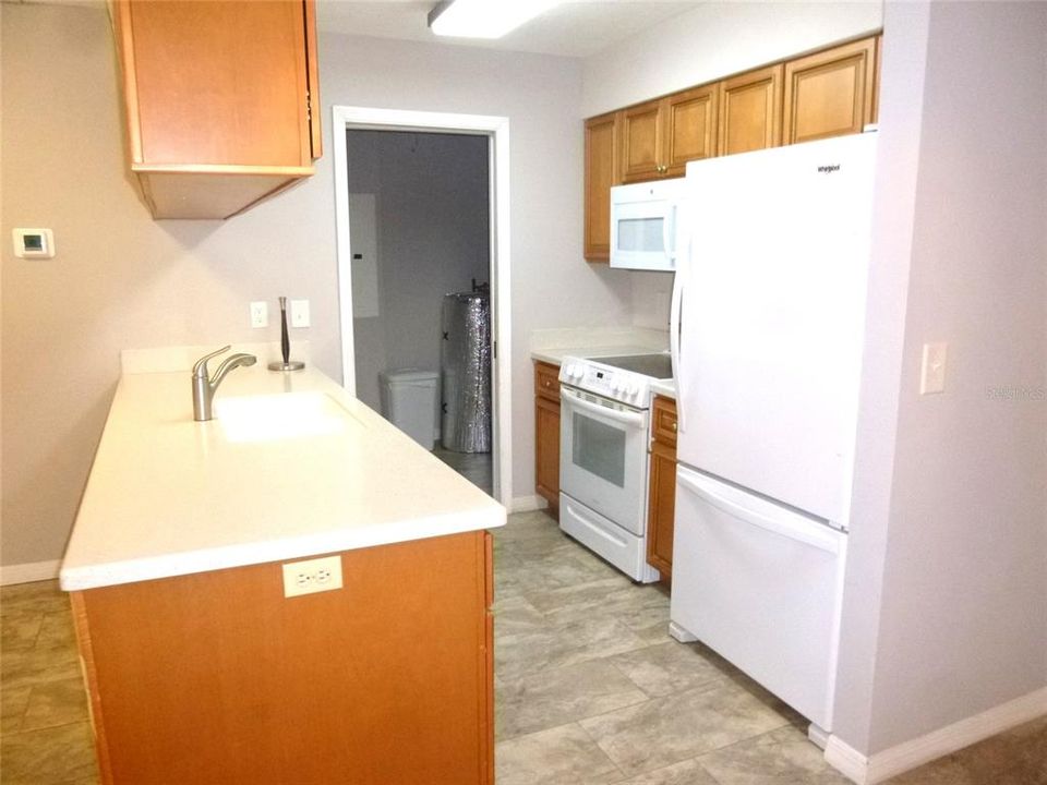 待售: $165,000 (2 贝兹, 2 浴室, 1056 平方英尺)