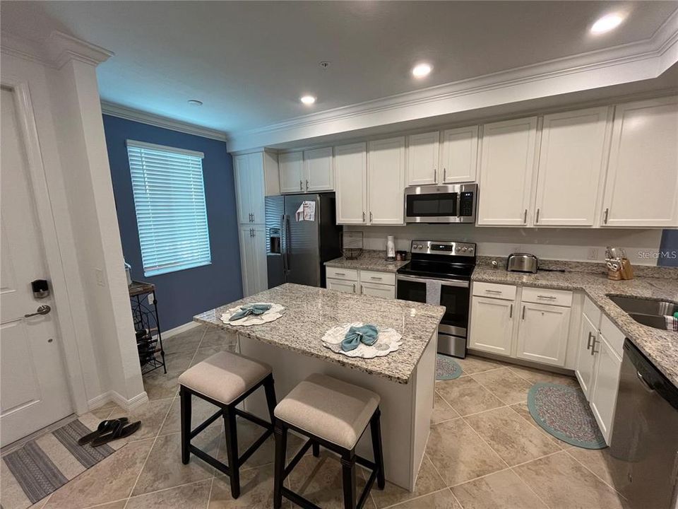 For Rent: $4,000 (2 beds, 2 baths, 1194 Square Feet)