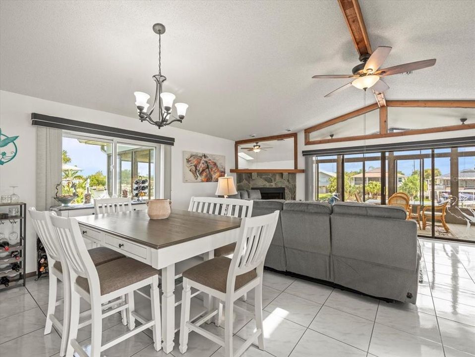 待售: $750,000 (5 贝兹, 4 浴室, 1751 平方英尺)