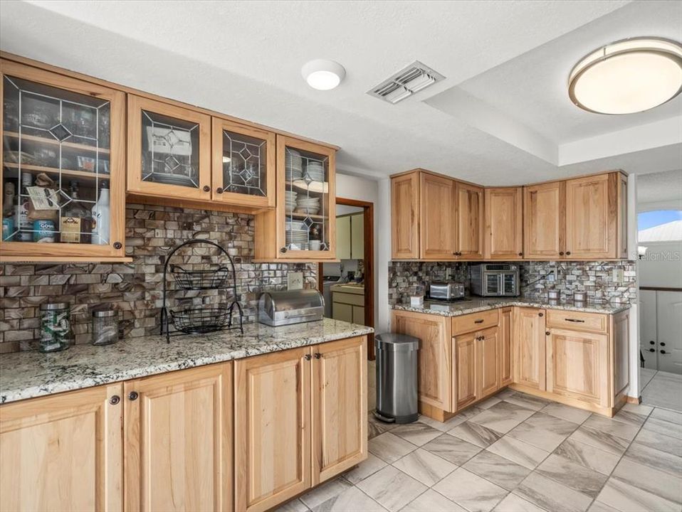 待售: $750,000 (5 贝兹, 4 浴室, 1751 平方英尺)