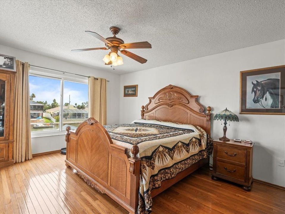 待售: $750,000 (5 贝兹, 4 浴室, 1751 平方英尺)