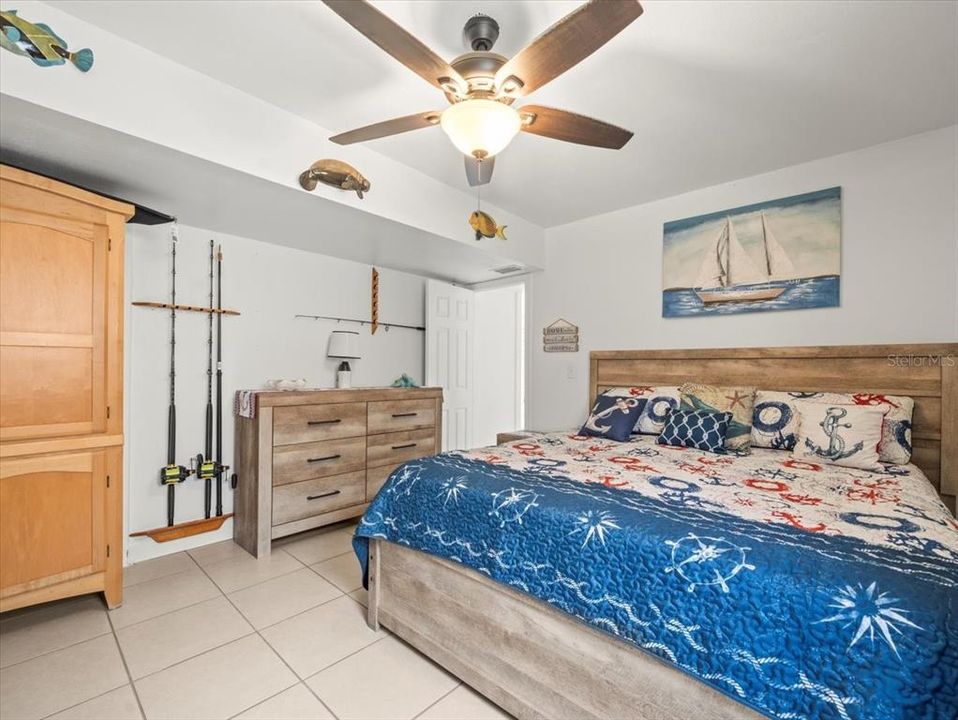 待售: $750,000 (5 贝兹, 4 浴室, 1751 平方英尺)