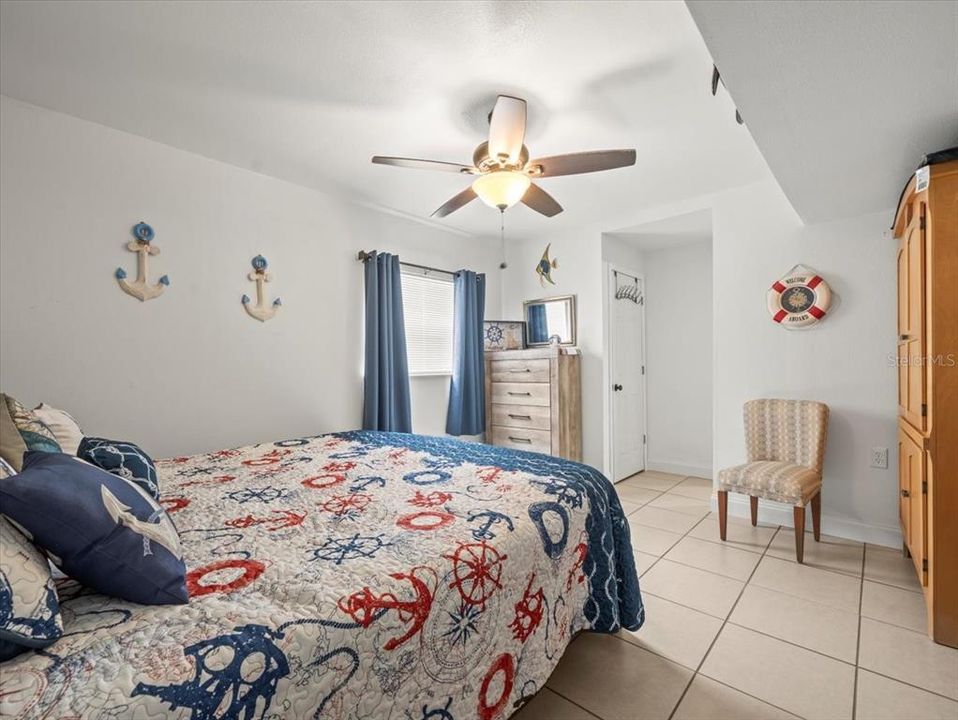 待售: $750,000 (5 贝兹, 4 浴室, 1751 平方英尺)