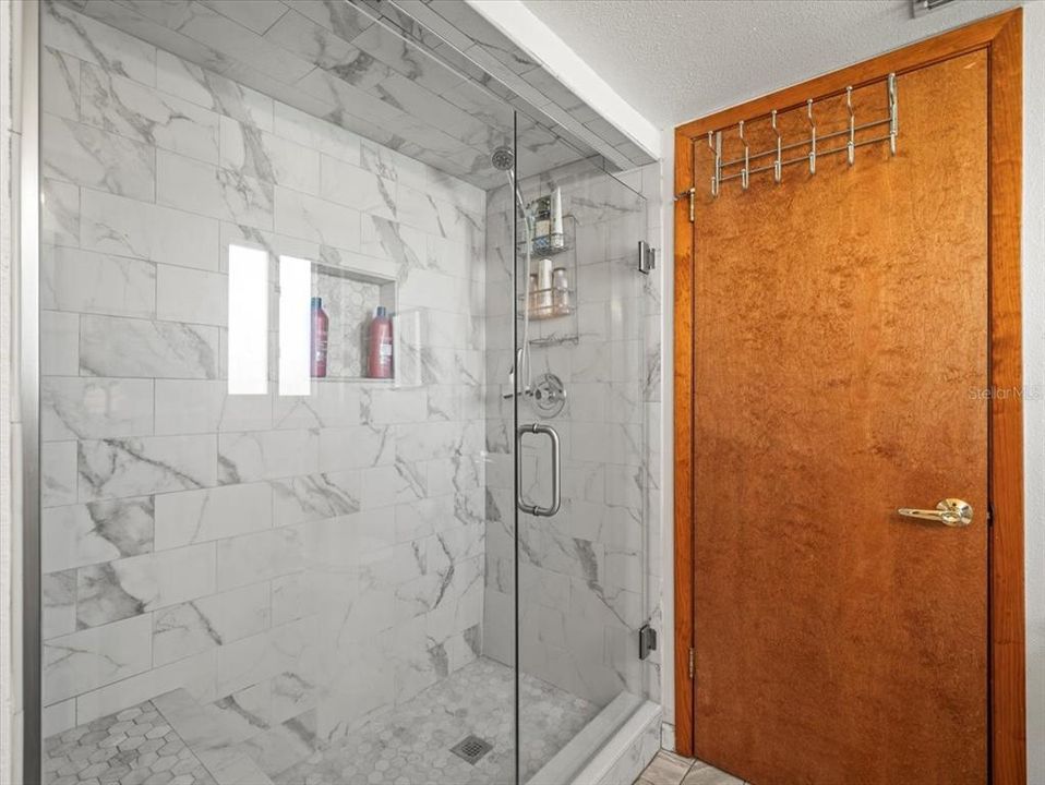 待售: $750,000 (5 贝兹, 4 浴室, 1751 平方英尺)