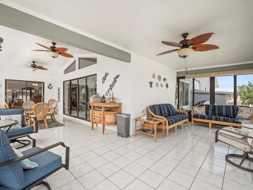 待售: $750,000 (5 贝兹, 4 浴室, 1751 平方英尺)