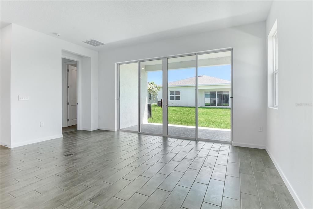 Active With Contract: $349,950 (4 beds, 3 baths, 2077 Square Feet)