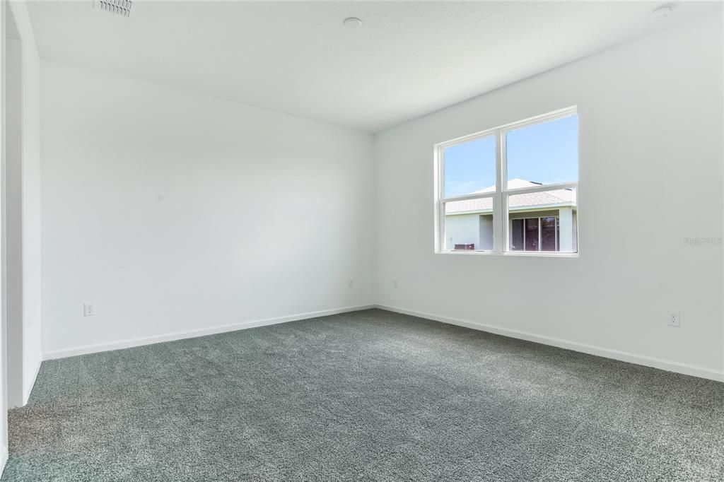 Active With Contract: $349,950 (4 beds, 3 baths, 2077 Square Feet)