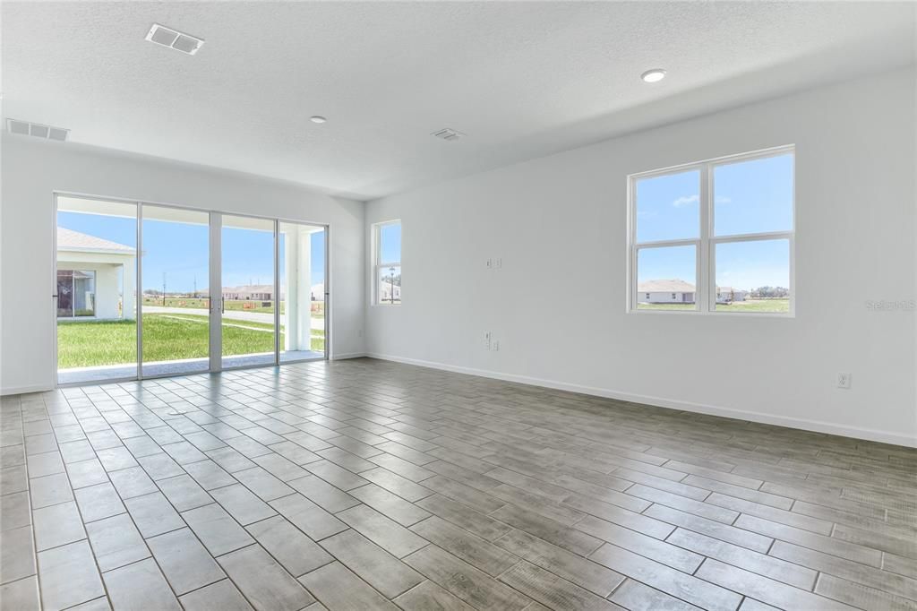 Active With Contract: $349,950 (4 beds, 3 baths, 2077 Square Feet)