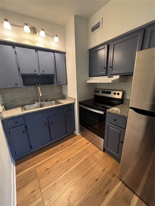 待售: $155,000 (3 贝兹, 1 浴室, 770 平方英尺)