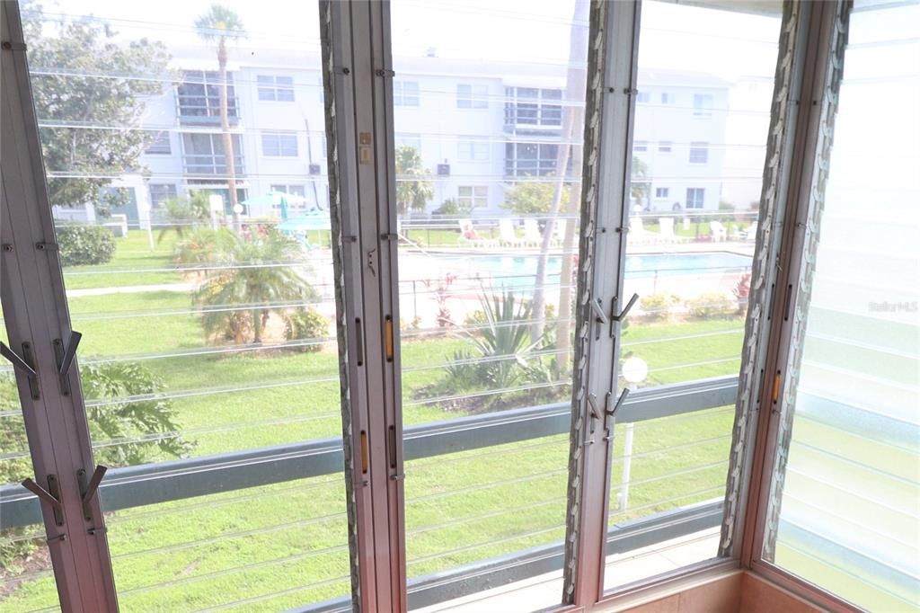 合同活跃: $1,000 (1 贝兹, 1 浴室, 576 平方英尺)