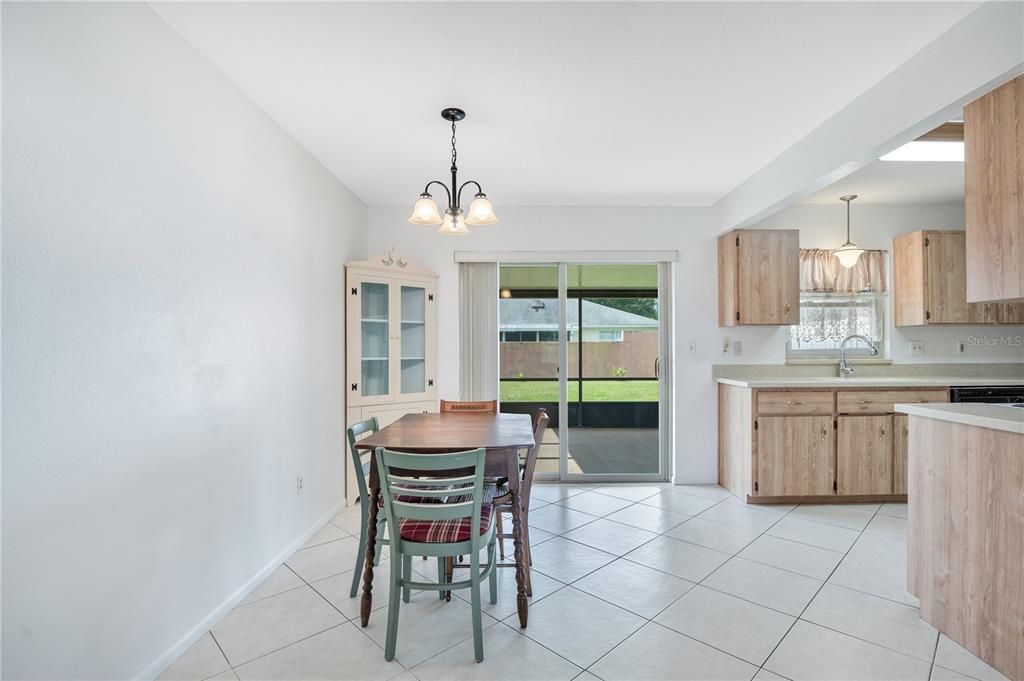 Activo con contrato: $198,500 (2 camas, 2 baños, 1074 Pies cuadrados)