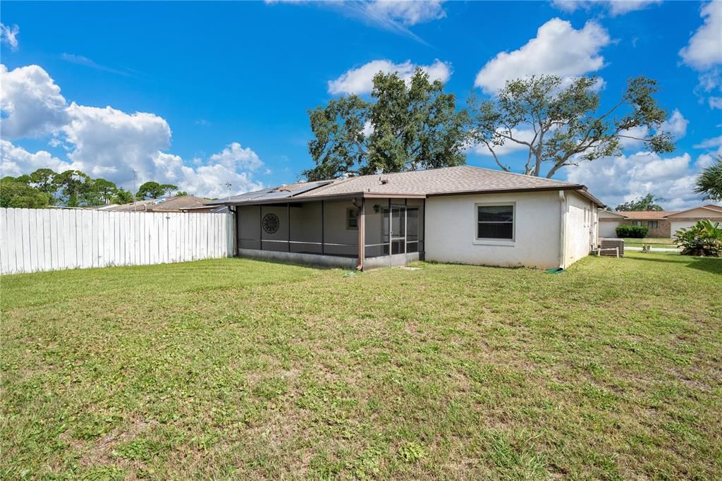 Activo con contrato: $198,500 (2 camas, 2 baños, 1074 Pies cuadrados)