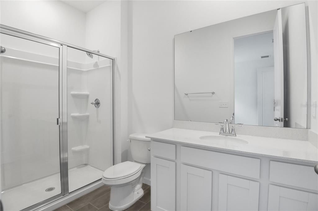 合同活跃: $349,999 (4 贝兹, 3 浴室, 2077 平方英尺)