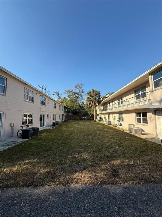 出租: $1,525 (2 贝兹, 2 浴室, 1738 平方英尺)