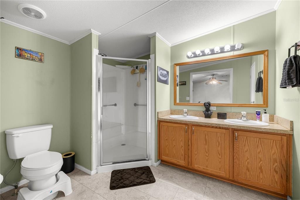 For Sale: $175,000 (3 beds, 2 baths, 1296 Square Feet)