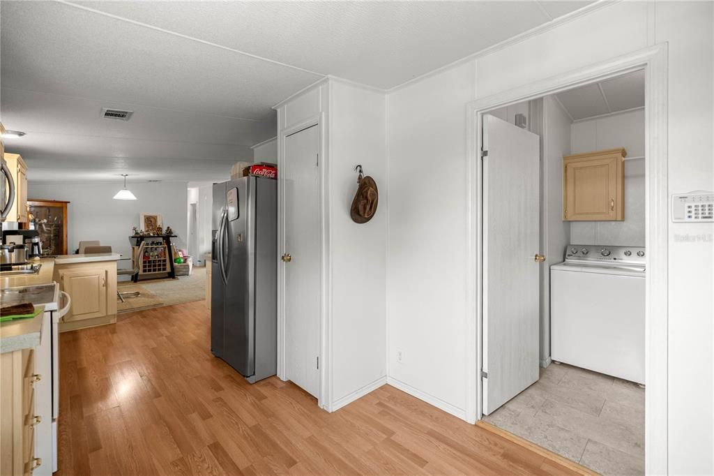 For Sale: $175,000 (3 beds, 2 baths, 1296 Square Feet)