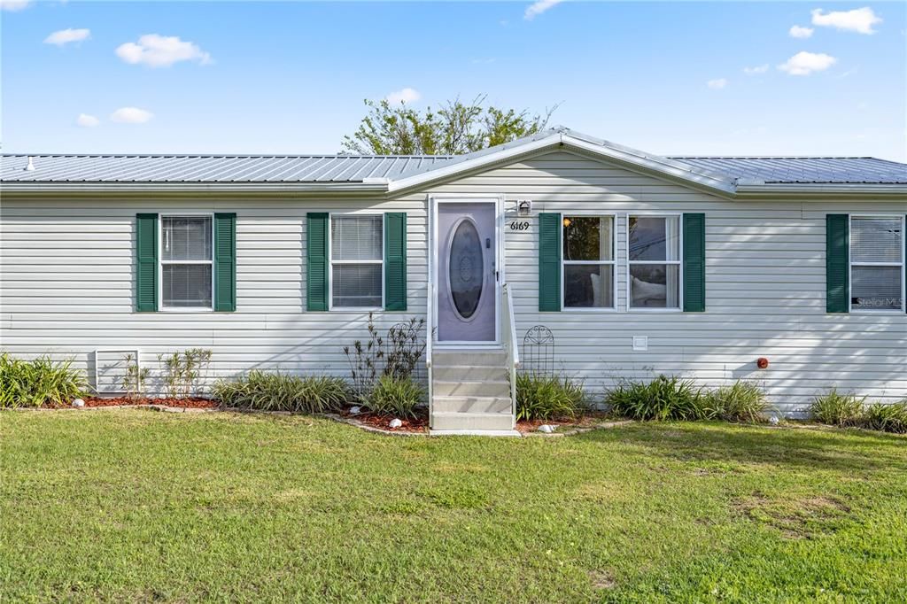 For Sale: $175,000 (3 beds, 2 baths, 1296 Square Feet)