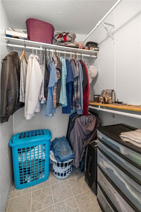 For Sale: $175,000 (3 beds, 2 baths, 1296 Square Feet)