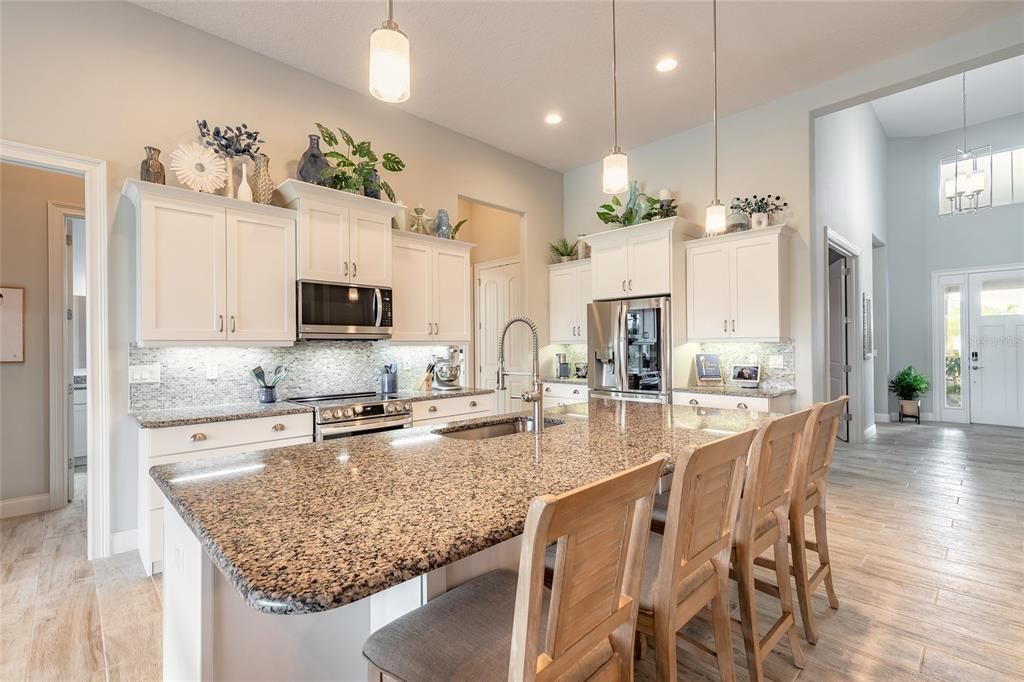 Под контрактом: $749,888 (4 спален, 3 ванн, 2511 Квадратных фут)