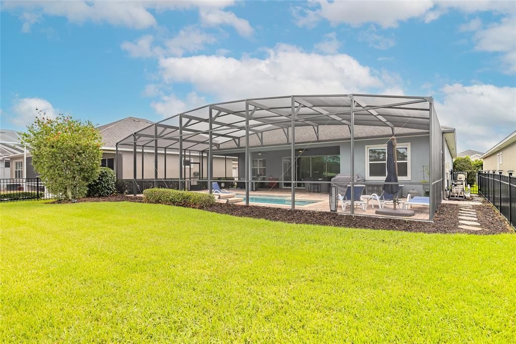 Под контрактом: $749,888 (4 спален, 3 ванн, 2511 Квадратных фут)