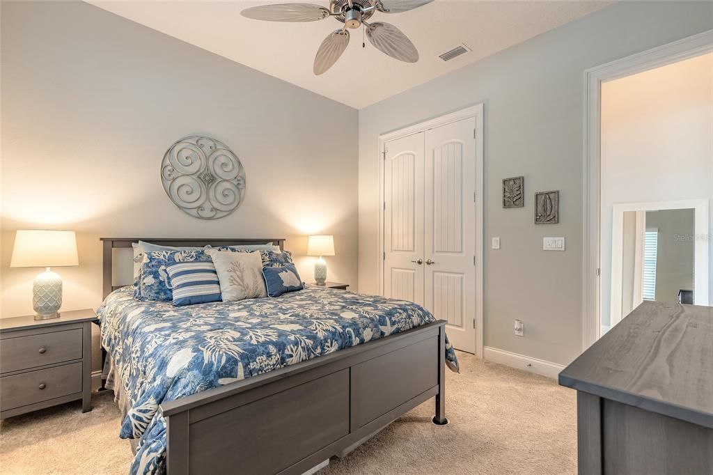 Под контрактом: $749,888 (4 спален, 3 ванн, 2511 Квадратных фут)