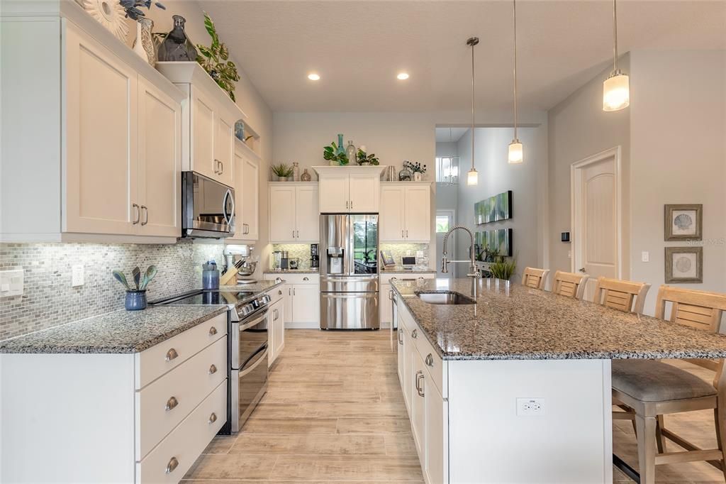 Под контрактом: $749,888 (4 спален, 3 ванн, 2511 Квадратных фут)