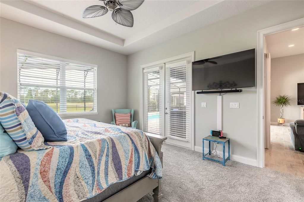 Под контрактом: $749,888 (4 спален, 3 ванн, 2511 Квадратных фут)