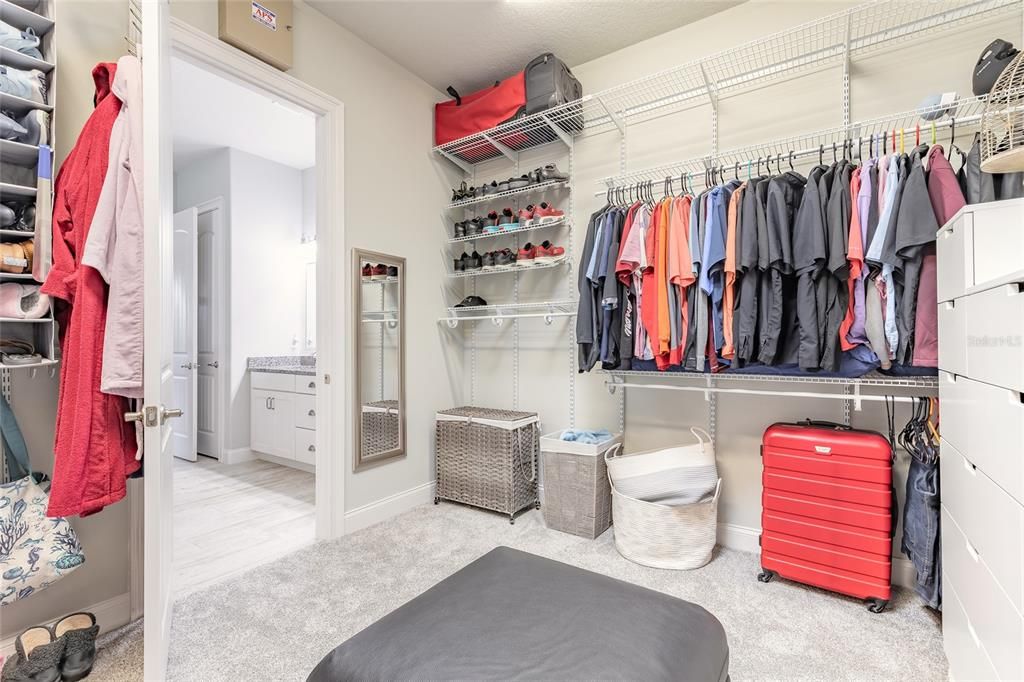 Под контрактом: $749,888 (4 спален, 3 ванн, 2511 Квадратных фут)