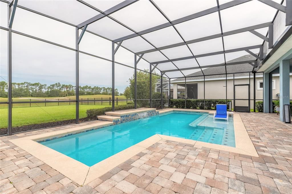 Под контрактом: $749,888 (4 спален, 3 ванн, 2511 Квадратных фут)