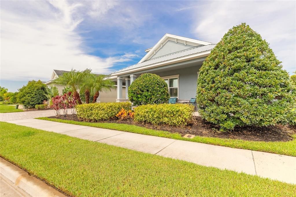 Под контрактом: $749,888 (4 спален, 3 ванн, 2511 Квадратных фут)